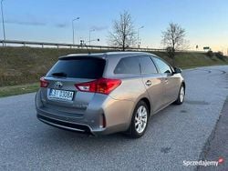 Beżowy Używany 2015 Toyota Auris Hybrid Kombi | 36 900 zł (Uczciwa cena)