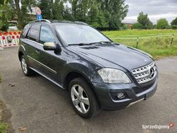 Szary Używany 2009 Mercedes ML350 SUV | 40 421 zł