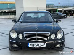 Czarny Używany 2006 Mercedes E320 Sedan/Limuzyna | 21 100 zł