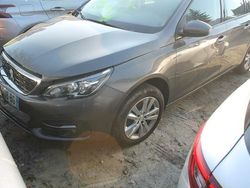 Szary Używany 2018 Peugeot 308 Kombi | 22 900 zł