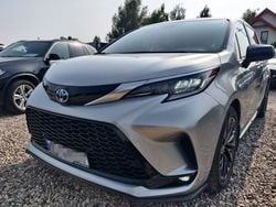 Szary (metalik) Używany 2021 Toyota Sienna Minivan | 189 900 zł