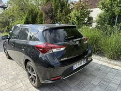 Czarny Używany 2016 Toyota Auris Hybrid Hatchback | 49 999 zł