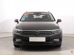 Szary Używany 2020 VW Passat Kombi | 67 499 zł (Uczciwa cena)