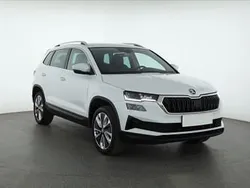 Biały Używany 2023 Skoda Karoq SUV | 119 999 zł (Uczciwa cena)