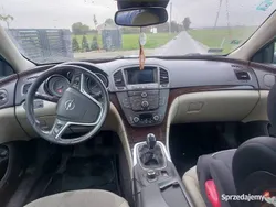 Brązowy Używany 2010 Opel Insignia Sedan/Limuzyna | 19 200 zł (Dość drogi)