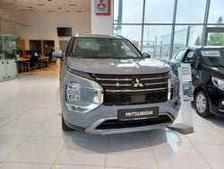 Szary Nowe 2025 Mitsubishi Outlander SUV | 260 790 zł