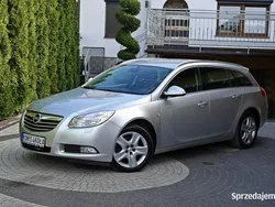 Srebrny (metalik) Używany 2009 Opel Insignia Sedan/Limuzyna | 19 900 zł (Uczciwa cena)