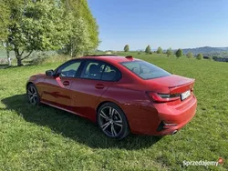 Czerwony Używany 2022 BMW 330 Shadowline Sedan/Limuzyna | 149 500 zł (Uczciwa cena)