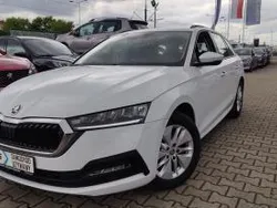 Biały Używany 2023 Skoda Octavia Active Kombi | 88 800 zł (Uczciwa cena)