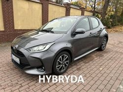 Szary (metalik) Używany 2022 Toyota Yaris Hybrid Hatchback | 69 900 zł (Uczciwa cena)