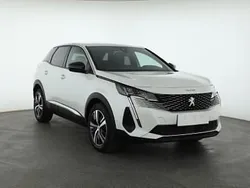 Biały Używany 2023 Peugeot 3008 SUV | 92 999 zł (Uczciwa cena)
