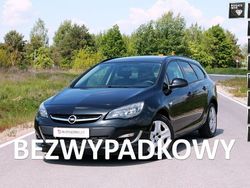 Czarny (metalik) Używany 2013 Opel Astra Hatchback | 24 999 zł (Uczciwa cena)