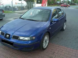 Niebieski ciemny (metalik) Używany 2002 Seat Leon Hatchback | 12 300 zł