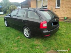 Czarny Używany 2011 Skoda Octavia Kombi | 21 500 zł (Dość drogi)