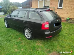 Czarny Używany 2011 Skoda Octavia Kombi | 21 500 zł (Dość drogi)
