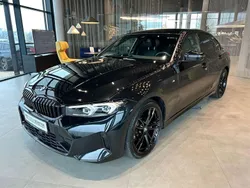 Czarny szafir metalizowany Używany 2023 BMW 318 Shadowline Sedan/Limuzyna | 184 900 zł