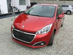 Czerwony Używany 2019 Peugeot 208 Hatchback | 17 900 zł