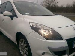 Biały Używany 2010 Renault Scénic III Minivan | 32 900 zł