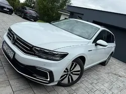 Biały Używany 2020 VW Passat GTE Kombi | 71 999 zł
