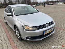 Srebrny Używany 2011 VW Jetta Sedan/Limuzyna | 18 400 zł (Dobra cena)