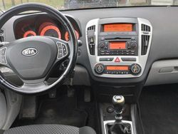 Czarny Używany 2011 Kia Ceed 2 Hatchback | 19 500 zł (Uczciwa cena)