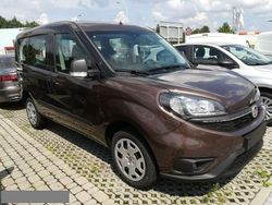 Srebrny (metalik) Używany 2018 Fiat Doblò Minivan | 53 699 zł