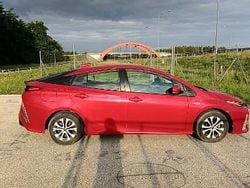 Czerwony Używany 2022 Toyota Prius Plug-in Hybrid Hatchback | 86 000 zł