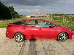 Czerwony Używany 2022 Toyota Prius Plug-in Hybrid Hatchback | 94 000 zł