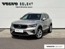 Srebrny Używany 2024 Volvo XC40 SUV | 144 900 zł (Super Cena)