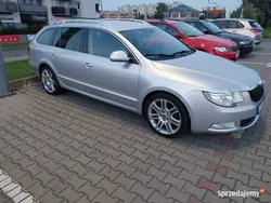 Srebrny Używany 2011 Skoda Superb Sedan/Limuzyna | 32 000 zł (Dość drogi)