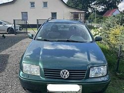 Zielony Używany 1999 VW Bora Kombi | 2200 zł (Dość drogi)