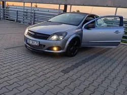 Szary Używany 2005 Opel Astra GTC Hatchback | 10 500 zł