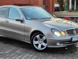 Beżowy Używany 2005 Mercedes E400 Sedan/Limuzyna | 19 999 zł