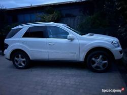 Biały Używany 2010 Mercedes ML350 SUV | 35 000 zł