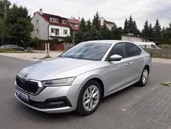 Srebrny Używany 2021 Skoda Octavia Ambition Hatchback | 79 800 zł (Dość drogi)