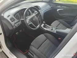 Biały Używany 2010 Opel Insignia Kombi | 19 999 zł (Uczciwa cena)