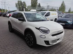Lakier pastelowy biały Nowe 2024 Fiat 600 La Prima SUV | 97 070 zł (Uczciwa cena)