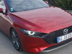 Czerwony Używany 2022 Mazda 3 Sedan/Limuzyna | 87 330 zł (Uczciwa cena)