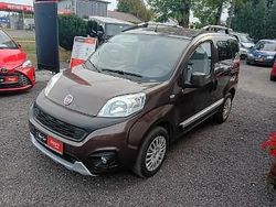 Brązowy Używany 2018 Fiat Qubo Trekking Minivan | 33 900 zł
