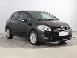 Czarny Używany 2010 Toyota Auris Hatchback | 23 999 zł (Dobra cena)