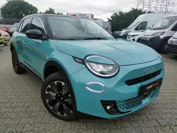 Lakier metalizowany kremowy cappucino z dachem w kolorze czarny cinema Nowe 2025 Fiat 600 La Prima SUV | 112 430 zł (Uczciwa cena)