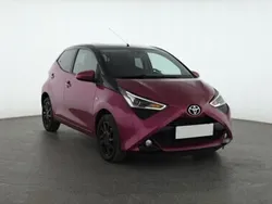 Fioletowy Używany 2018 Toyota Aygo Hatchback | 45 999 zł (Uczciwa cena)