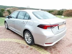 Srebrny Używany 2021 Toyota Corolla Sedan/Limuzyna | 99 500 zł (Drogi)