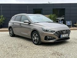 Brązowy (metalik) Używany 2021 Hyundai i30 Kombi | 77 900 zł (Uczciwa cena)