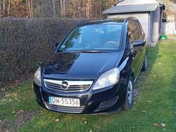 Czarny Używany 2010 Opel Zafira Minivan | 15 000 zł (Dość drogi)