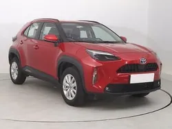 Czerwony Używany 2022 Toyota Yaris Cross SUV | 94 999 zł (Uczciwa cena)