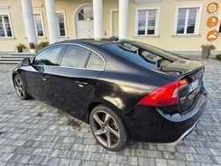 Czarny Używany 2012 Volvo S60 R-Design Sedan/Limuzyna | 36 800 zł (Uczciwa cena)
