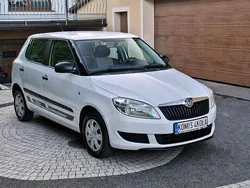 Biały (metalik) Używany 2011 Skoda Fabia Hatchback | 13 900 zł (Uczciwa cena)