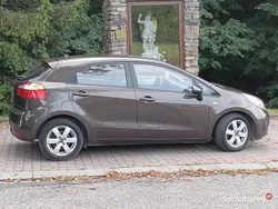 Brązowy Używany 2013 Kia Rio Hatchback | 24 700 zł (Uczciwa cena)