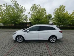 Biały Używany 2017 Opel Astra Sport Kombi | 45 000 zł